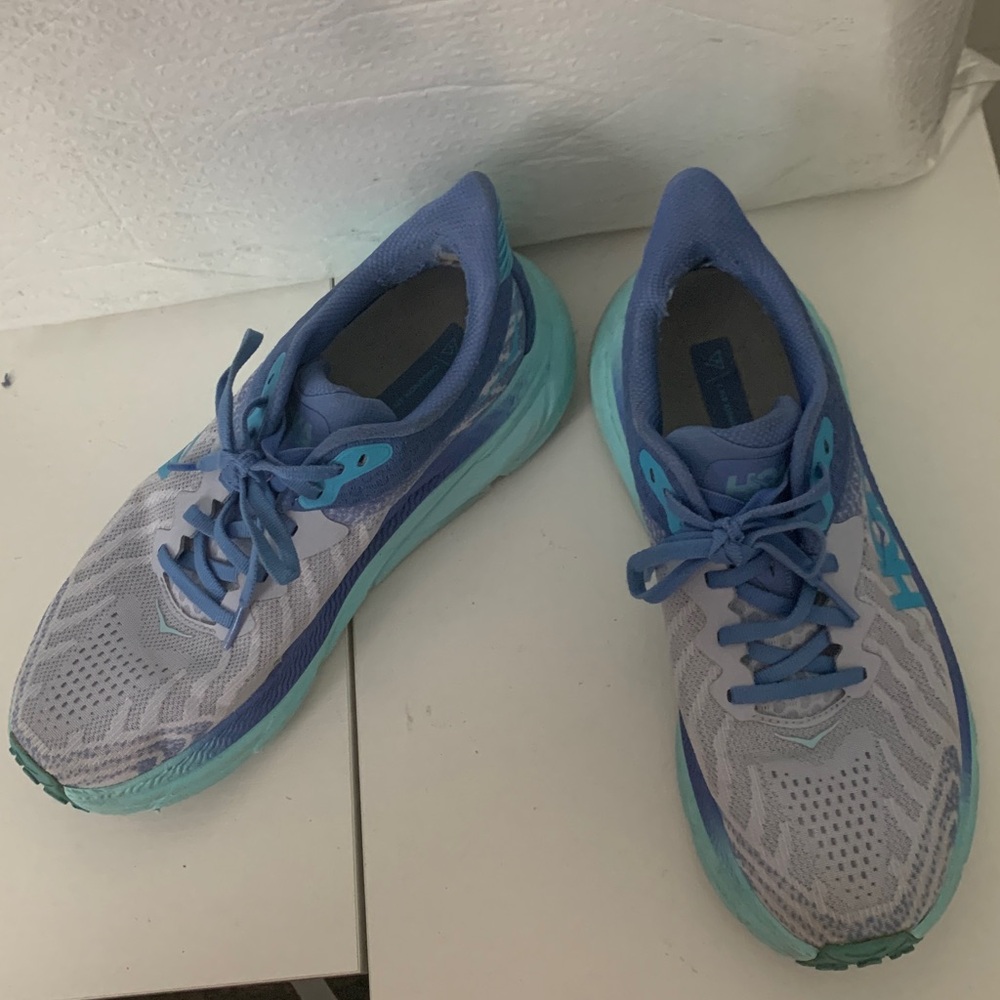 Hoka One One - Picture 2 of 8